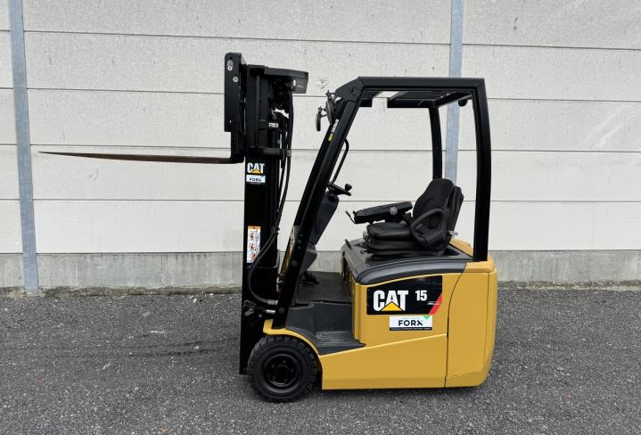 CATERPILLAR ELEKTRISCHE 1.5 TON HEFTRUCK BESTE HEFTRUCKDEALER FORKLIFT CHARIOTS FORX FORX FORX 