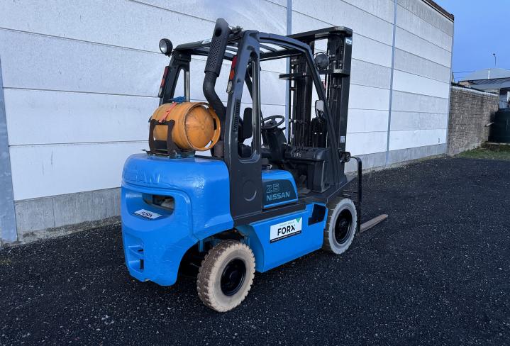 NISSAN HEFTRUCK 2.5T 2500 KG TRIPLEX 5500 mm 5.5M TRANSPORT HEFTRUCK VERKOOP HEFTRUCK VERHUUR HEFTRUCK CHARIOT A VENDRE FORKLIFT FOR SALE NISSAN 5.5M TRIPLEX FORX THE BEST FORX THE BEST