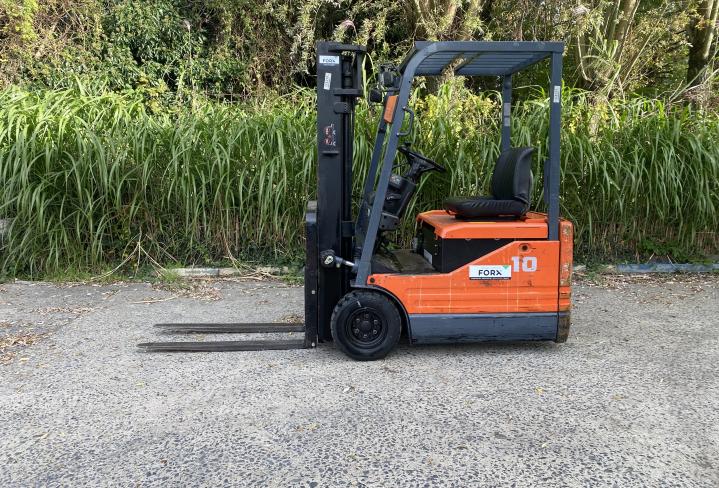 TRANSPORT HEFTRUCK TOYOTA 5FBFE10 GOEDKOPE HEFTRUCK ELEKTRISCHE DRIEWIEL HEFTRUCK TE KOOP FORX VERKOOP TE HUUR FORX VERHUUR TRANSPORT HEFTRUCK FORX TOYOTA DUPLEX 1T 1000 kg 48V FORX THE BEST FORX BRUGGE ZEEBRUGGE TORHOUT ZEDELGEM ROESELARE MEULEBEKE WAREGEM FORX FORX FORX Dekoninck Piet 