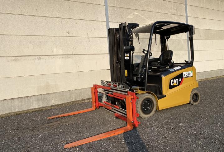 CATERPILLAR ELEKTRISCH EP35N 3.5 TON 3500 KG ELECTRIC FORKLIFT CHARIOT CAT CATERPILLAR TRANSPORT HEFTRUCK VERHUUR HEFTRUCK TE HUUR VERKOOP HEFTRUCK TE KOOP SERVICE HEFTRUCK TRANSPORT HEFTRUCK FORX THE BEST HEFTRUCKS CAT EP35N ZEEBRUGGE BRUGGE TORHOUT ROESELARE MEULEBEKE WAREGEM FORX BY PIET DEKONINCK @FORX @PIETDEKONINCK