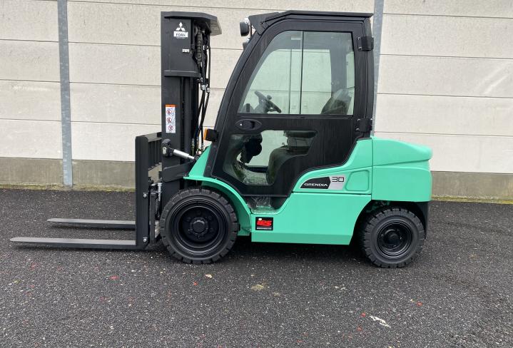 NEW DIESEL STAGE V DIESEL HEFTRUCK 3 TON 3000 KG DIESEL NIEUW HEFTRUCK TE KOOP FORKLIFT FOR SALE CHARIOT A VENDRE TRANSPORT HEFTRUCK @FORX DEKONINCK PIET NIEUWE DIESEL HEFTRUCK 3 TON TRIPLEX FORX VERHUUR VERKOOP SERVICE TRANSPORT FORX FORX HEFTRUCKS FORX   