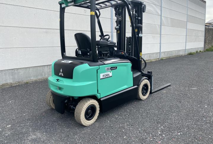 NEW MITSUBISHI COMPACTE VIERWIELHEFTRUCK 4 WIEL CHARIOT FORKLIFT ELECTRIC 4 WHEEL TRIPLEX NEW MITSUBISHI NON MARKING TRIPLEX SIDE SHIFT 48V BATTERIJ HEFTRUCK CHARIOT FORKLIFT NEW NIEUW HEFTRUCK FORX TE KOOP VERKOOP VERHUUR TE HUUR                                           Forx devako cebeko dumarent vanbruwaene