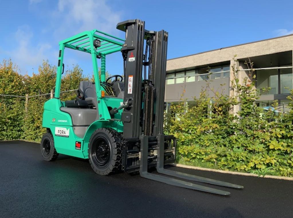 nieuwe Mitsubishi 2.5 Ton heftruck met degelijke en sterke S4S motor triplexmast 4750 mm 2000 kg hefvermogen te koop nieuw tweedehands te koop Verkoop verhuur te huur FORX VERHUUR FORK VERKOOP TE KOOP HEFTRUCKS NIEUW OCCASIE CLARK Piet Dekoninck FORX      devako 4rent cebeko dumarent