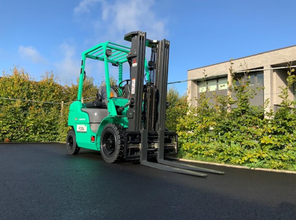 nieuwe Mitsubishi 2.5 Ton heftruck met degelijke en sterke S4S motor triplexmast 4750 mm 2000 kg hefvermogen te koop nieuw tweedehands te koop Verkoop verhuur te huur FORX VERHUUR FORK VERKOOP TE KOOP HEFTRUCKS NIEUW OCCASIE CLARK Piet Dekoninck FORX      devako 4rent cebeko dumarent