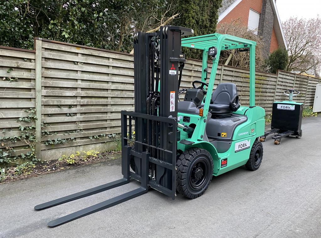 nieuwe Mitsubishi 2.5 Ton heftruck met degelijke en sterke S4S motor triplexmast 4750 mm 2000 kg hefvermogen te koop nieuw tweedehands te koop Verkoop verhuur te huur FORX VERHUUR FORK VERKOOP TE KOOP HEFTRUCKS NIEUW OCCASIE CLARK Piet Dekoninck FORX      devako 4rent cebeko dumarent