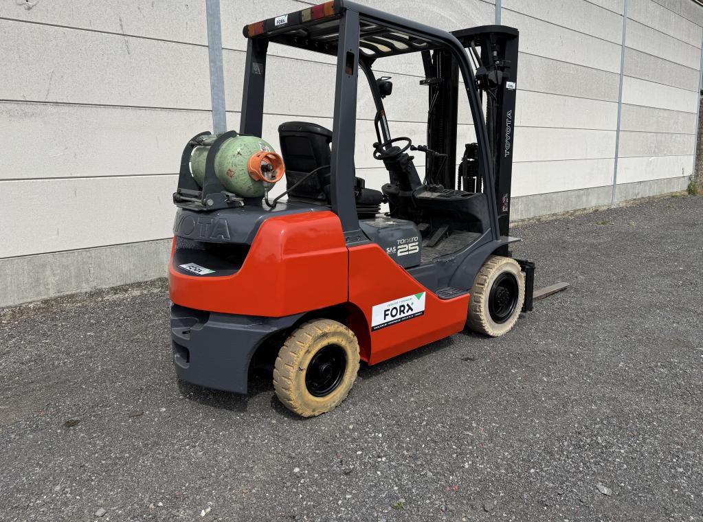 TRANSPORT HEFTRUCK TOYOTA 8FGF25 TRIPLEX 4.7M 2.5 TON HEFTRUCK TE KOOP TOYOTA TE KOOP VERKOOP HEFTRUCKS VERKOOP TOYOTA TRANSPORT HEFTRUCKS CHARIOT A VENDRE FORKLIFT FOR SALE TOYOTA @FORX TOYOTA LPG 4700 MM 2500 KG HEFTRUCK TE KOOP TE HUUR SERVICE HEFTRUCK FORX THE BEST FORKLIFTDEALER @FORX THE BEST HEFTRUCKS IN VLAANDEREN BRUSSEL ZEEBRUGGE BRUGGE ZEDELGEM TORHOUT ROESELARE MEULEBEKE WAREGEM                                                                     devako 4rent cebeko vanbruwaene