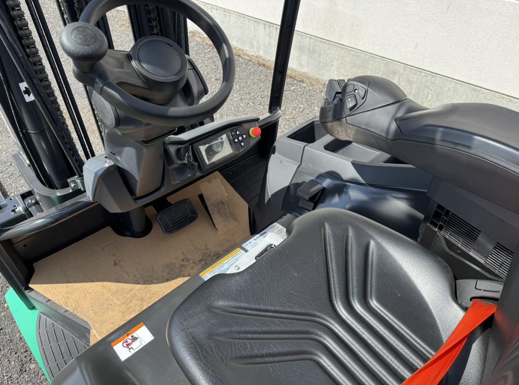 Nieuwe Mitsubishi elektrische heftruck Edia35 3,5ton hefvermogen Nieuwe Heftruck te koop verkoop Forx Piet Dekoninck  Forx specialist in heftrucks  Forx    Mitsubishi.                      Dumarent cebeko devako