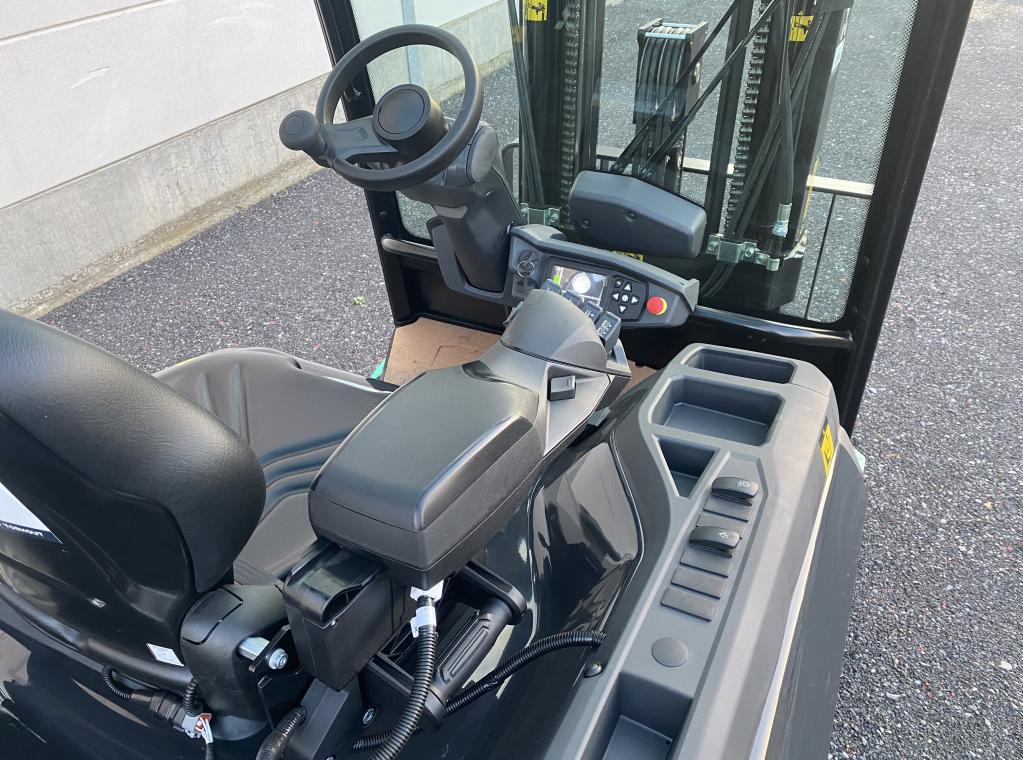 MITSUBISHI FB25ACN NIEUWE ELEKTRISCHE 2.5TON HEFTRUCK TRIPLEX 2500 kg 4 WIEL ELEKTRISCHE HEFTRUCK NEW ELECTRIC FORKLIFT CHARIOT TE KOOP HEFTRUCK TE HUUR HEFTRUCK FORX BY FORX TE KOOP TE HUUR VERHUUR VERKOOP FB25ACN MITSUBISHI SIDE SHIFT FINGERTIP FORX HEFTRUCK BATTERIJ 80V FORX FORX HEFTRUCK CHARIOT FORKLIFT FORX                                         BRUGGE ZEEBRUGGE ROESELARE TORHOUT WAREGEM MEULEBEKE INDUSTRIE INTERN TRANSPORT                                          devako cebeko vanbruwaene