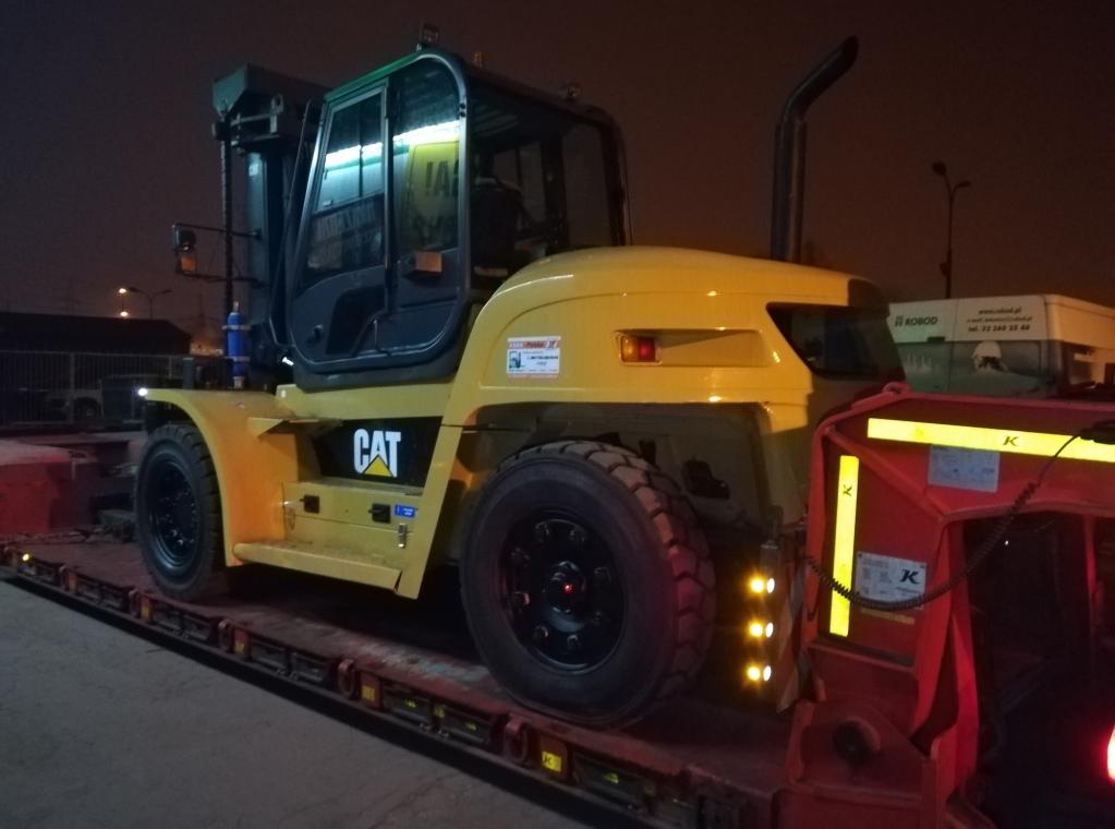 TRANSPORT HEFTRUCK CATERPILLAR DP120N MITSU FD120 12T 12000 kg TE HUUR VERHUUR VERHURING HEFTRUCKS CLARCKS FORX PIET DEKONINCK            dumarent devako cebeko