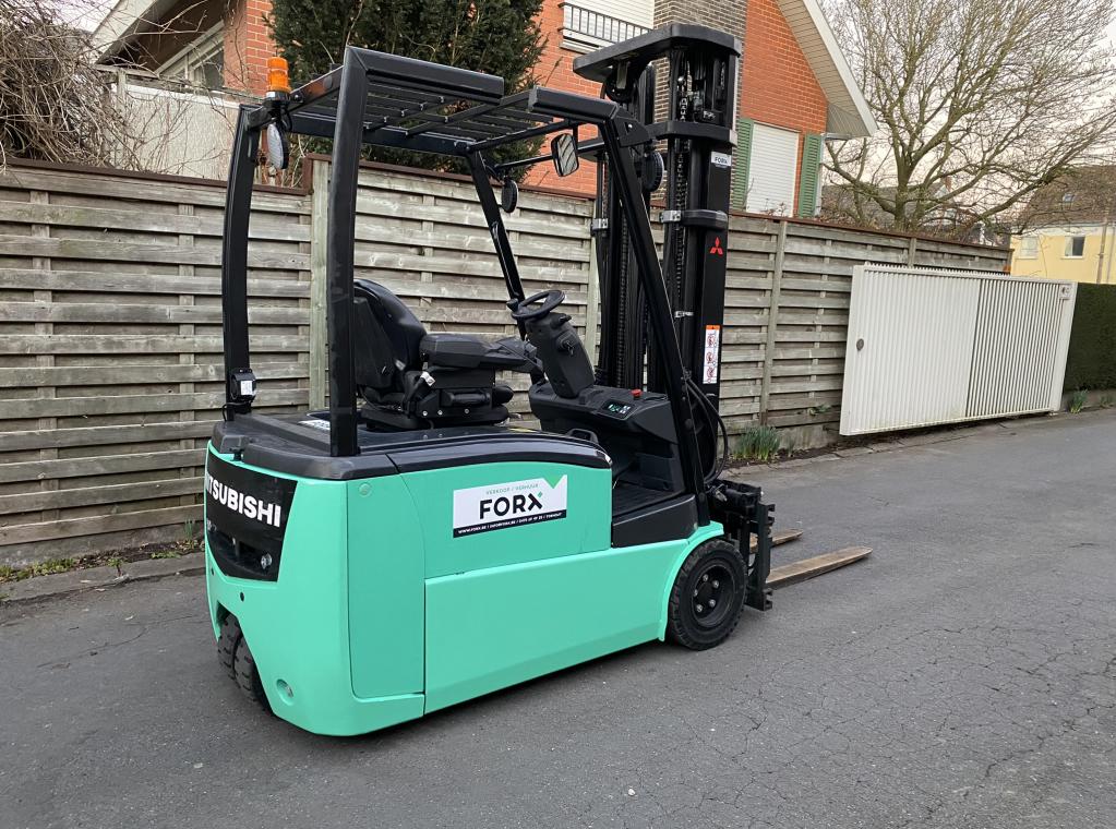MITSUBISHI FB20PNT ELEKTRISCHE DRIEWIELER 2TON 2000 KG 3 WHEELS TRIPLEX 6M 6000 mm TRIPLEX ELEKTRIC FORKLIFT CHARIOT A VENDRE FORKLIFT FOR SALE HEFTRUCK TE KOOP FORX VERKOOP TE HUUR FORX VERHUUR MITSUBISHI 2T ELECTRIC TRANSPORT HEFTRUCK VERKOOP HEFTRUCK FORX DEKONINCK PIET