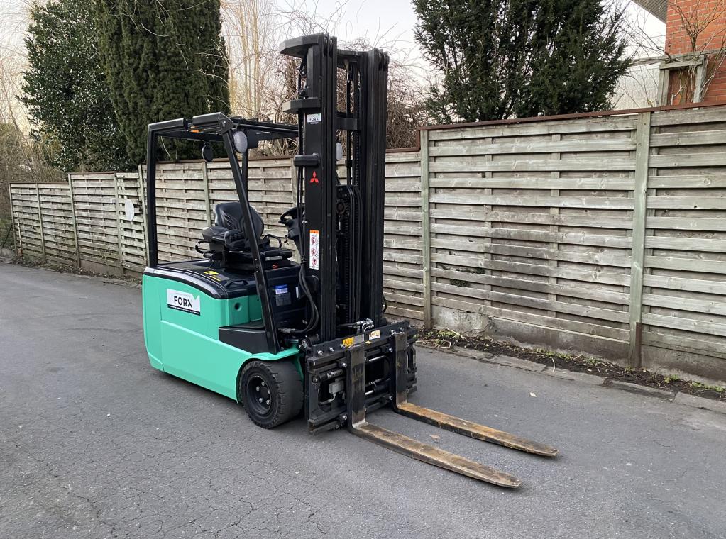 FORX DE BESTE HEFTRUCKVERDELER TRANSPORT HEFTRUCK VERKOOP HEFTRUCK VERHUUR HEFTRUCK CHARIOT A VENDRE FORKLIFT FOR SALE MITSUBISHI CATERPILLAR ELEKTRISCHE 3 WIELER 3 WHEEL ELECTRIC TRIPLEX 6000 mm 6M TRIPLEX FB20PNT 2 TON 2000 KG HEFVERMOGEN CHARIOT FORKLIFT HEFTRUCK FORX FORX DEKONINCK PIET CATERPILLAR MITSUBISHI NISSAN ZEEBRUGGE BRUGGE ZEDELGEM TORHOUT ROESELARE MEULBEKE WAREGEM