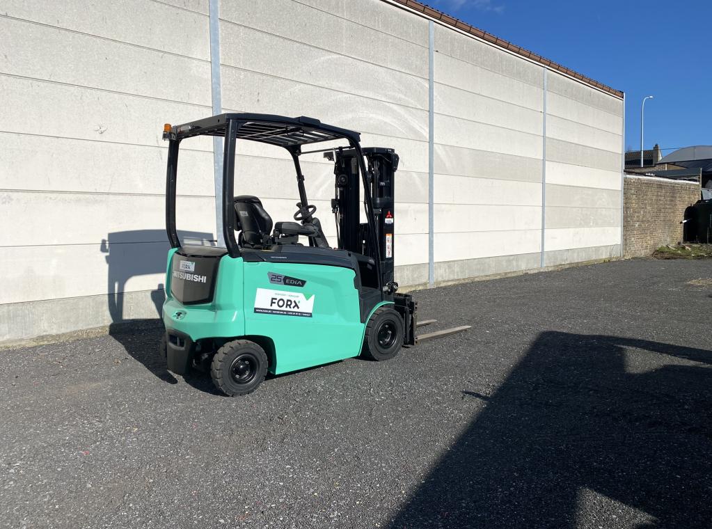 MITSUBISHI FB25CN ELEKTRISCHE 2.5 TON TRIPLEX 2500 KG ELEKTRISCHE 4WHEEL ELECTRIC FORKLIFT MITSUBISHI 2.5 TON ALS NIEUW NEARLY NEW FB25CN FORKLIFT CHARIOT TE KOOP HEFTRUCK VERKOOP TE HUUR HEFTRUCK VERHUUR TRANSPORT HEFTRUCK FORX DEKONINCK PIET TRANSPORT HEFTRUCKS BRUGGE ZEEBRUGGE TORHOUT ROESELARE WAREGEM KORTRIJK