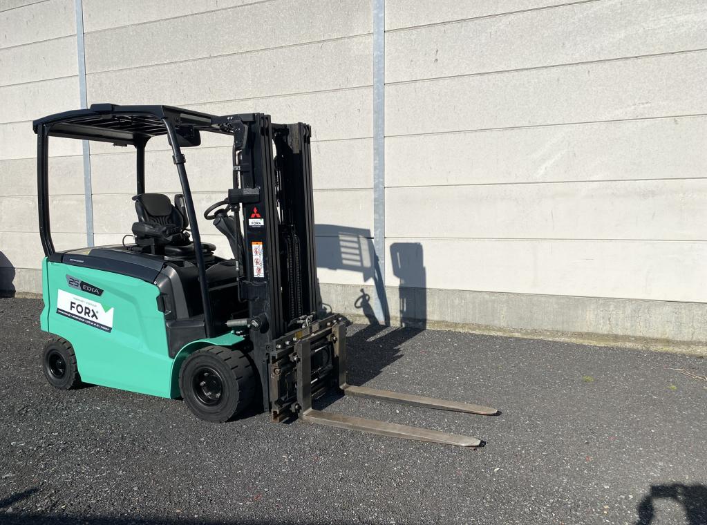 MITSUBISHI FB25CN ELEKTRISCHE 2.5 TON TRIPLEX 2500 KG ELEKTRISCHE 4WHEEL ELECTRIC FORKLIFT MITSUBISHI 2.5 TON ALS NIEUW NEARLY NEW FB25CN FORKLIFT CHARIOT TE KOOP HEFTRUCK VERKOOP TE HUUR HEFTRUCK VERHUUR TRANSPORT HEFTRUCK FORX DEKONINCK PIET TRANSPORT HEFTRUCKS BRUGGE ZEEBRUGGE TORHOUT ROESELARE WAREGEM KORTRIJK