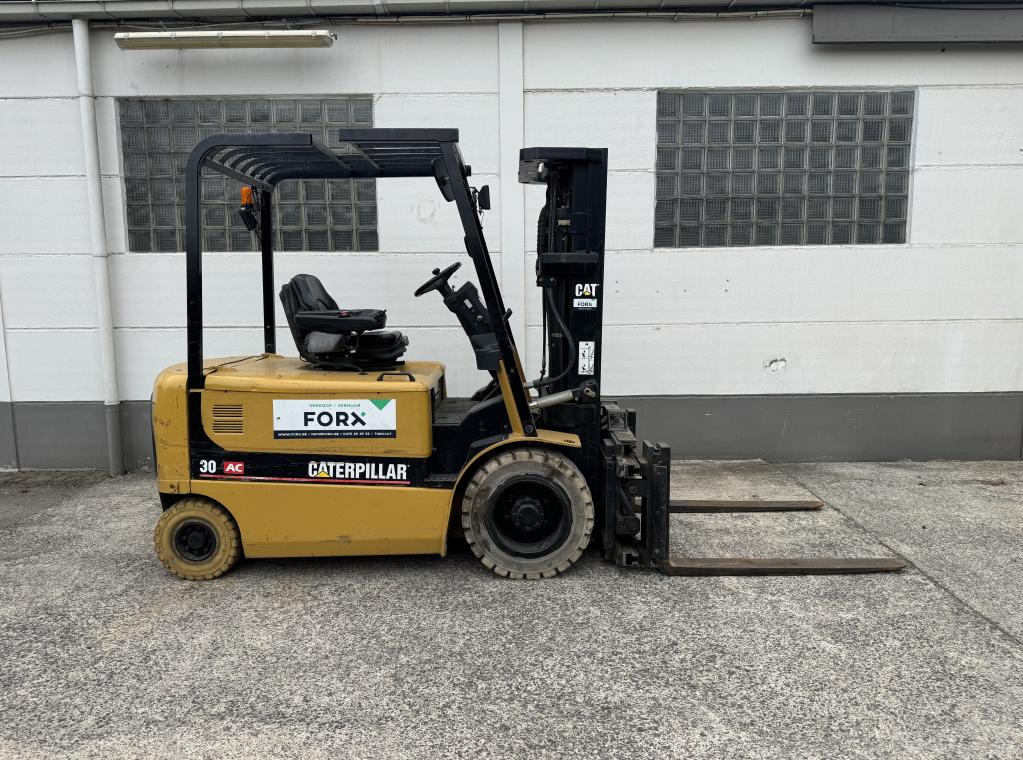 CATERPILLAR 3 Ton elektrisch heftruck te koop chariot a vendre forklift for sale Verkoop heftrucks Verhuur heftruck CATERPILLAR Mitsubishi Linde Toyota  FORX beste heftruckdealer FORX Brugge Zeebrugge Torhout Roeselare Meulebeke Harelbeke Kortrijk Waregem