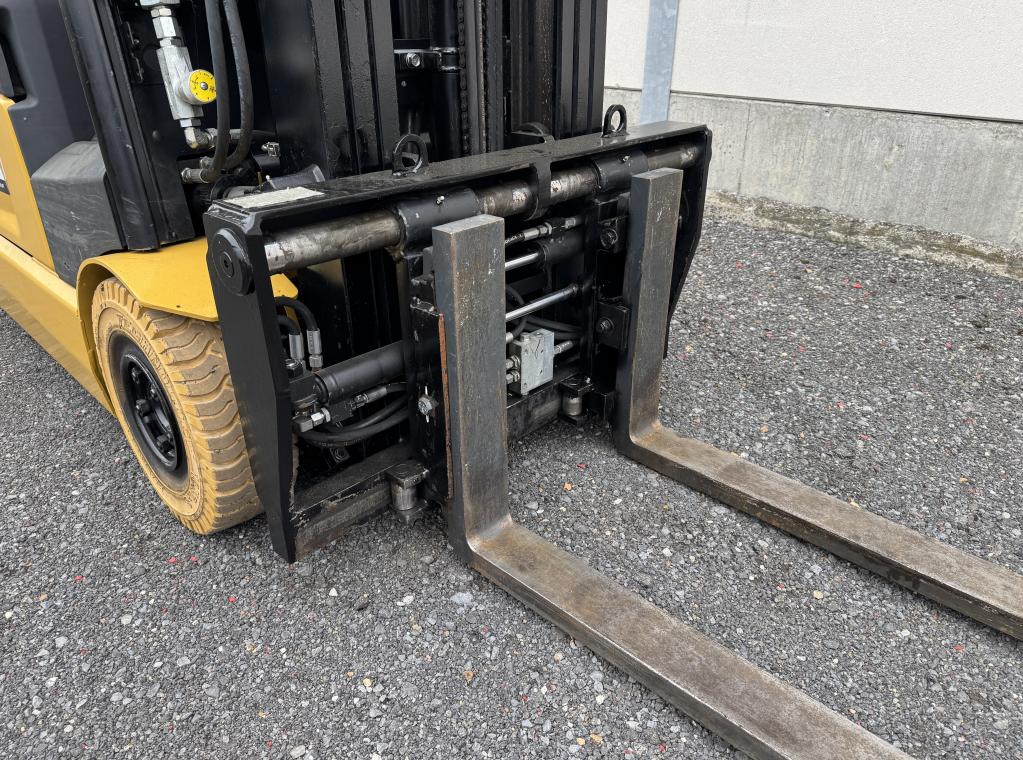 CATERPILLAR CAT EP18 ELEKTRISCHE HEFTRUCK MITSUBISHI TOYOTA NISSAN TRANSPORT HEFTRUCK VERKOOP HEFTRUCK VERHUUR HEFTRUCK CHARIOTS A VENDRE FORKLIFTS FOR SALE FORX BESTE HEFTRUCKDEALER FORX BRUGGE ZEEBRUGGE ZEDELGEM TORHOUT ROESELARE WAREGEM MEULEBEKE FORX THE BEST TRIPLEX BATTERY