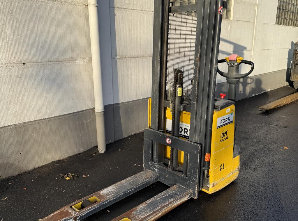 O&M STAPELAAR TRIPLEX 4M STAPELAAR TRANSPORT CATERPILLAR CAT UC NISSAN ROBUUSTE DIESEL 3,2 T DIESEL HEFTRUCK MITSUBISHI TOYOTA NISSAN TRANSPORT HEFTRUCK VERKOOP HEFTRUCK VERHUUR HEFTRUCK CHARIOTS A VENDRE FORKLIFTS FOR SALE FORX BESTE HEFTRUCKDEALER FORX BRUGGE ZEEBRUGGE ZEDELGEM TORHOUT ROESELARE WAREGEM MEULEBEKE FORX THE BEST DUPLEX TRIPLEX ELEKTRISCH