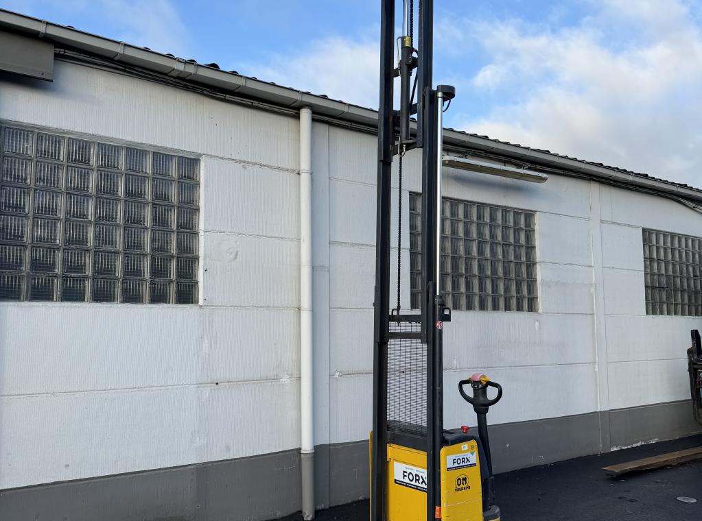 O&M STAPELAAR TRIPLEX 4M STAPELAAR TRANSPORT CATERPILLAR CAT UC NISSAN ROBUUSTE DIESEL 3,2 T DIESEL HEFTRUCK MITSUBISHI TOYOTA NISSAN TRANSPORT HEFTRUCK VERKOOP HEFTRUCK VERHUUR HEFTRUCK CHARIOTS A VENDRE FORKLIFTS FOR SALE FORX BESTE HEFTRUCKDEALER FORX BRUGGE ZEEBRUGGE ZEDELGEM TORHOUT ROESELARE WAREGEM MEULEBEKE FORX THE BEST DUPLEX TRIPLEX ELEKTRISCH