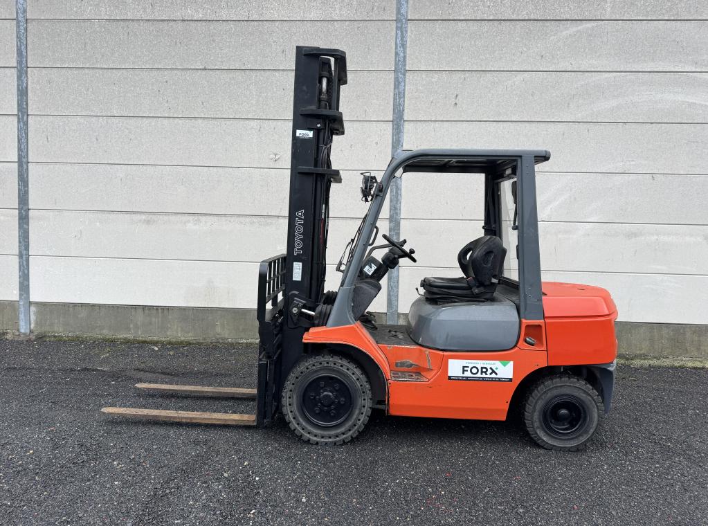 TOYOTA DIESEL 7FDF30 FORX THE BEST HEFTRUCKDEALER