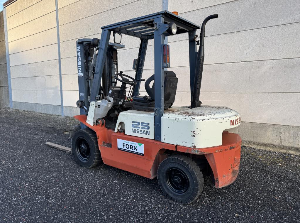 NISSAN DX25 DIESEL FORX BESTE HEFTRUCKDEALER 