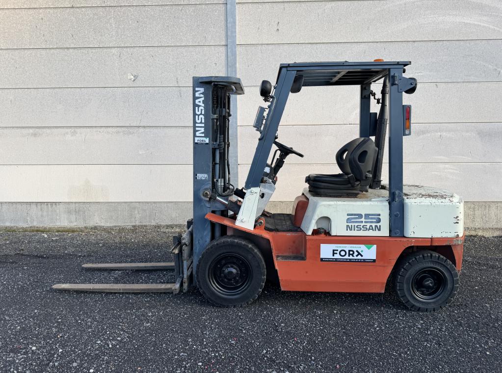 NISSAN DX25 DIESEL FORX BESTE HEFTRUCKDEALER 