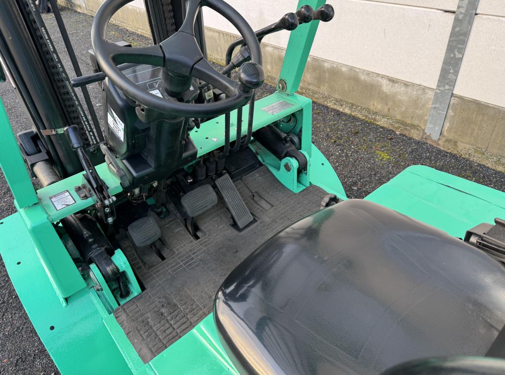 4 TON DIESEL HEFTRUCK MET TRIPLEX_FORX BEST HEFTRUCKDEALER FORX TRANSPORT HEFTRUCKS