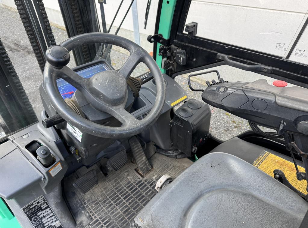 MITSUBISHI 2.5 TON DIESEL HEFTRUCK TRANSPORT HEFTRUCK FORX BEST HEFTRUCKDEALER