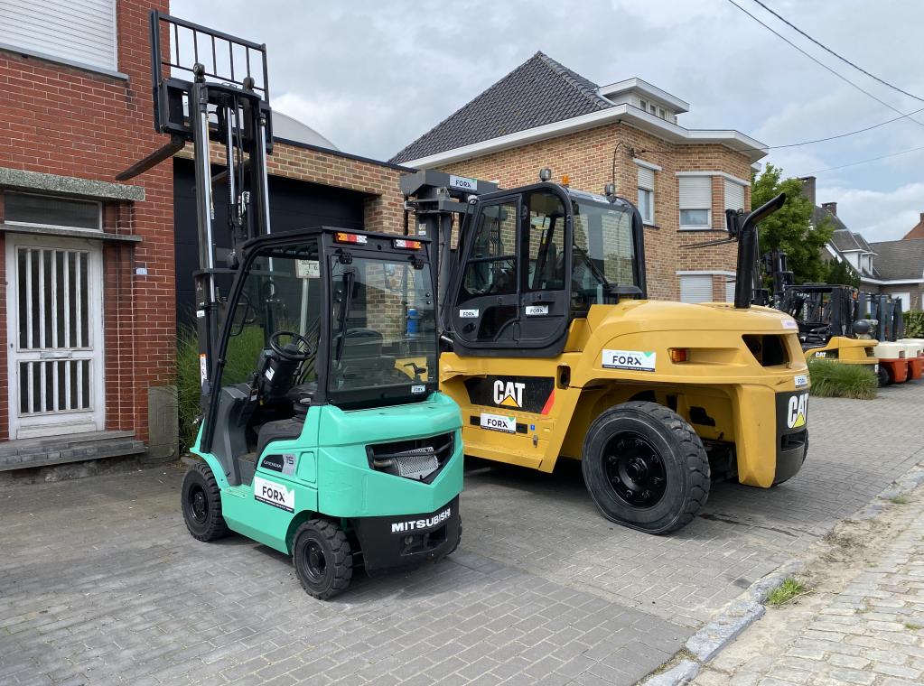 TRANSPORT HEFTRUCKS CATERPILLAR DP120N MITSU FD120 12T 12000 kg TE HUUR VERHUUR VERHURING HEFTRUCKS CLARCKS FORX PIET DEKONINCK            dumarent devako cebeko