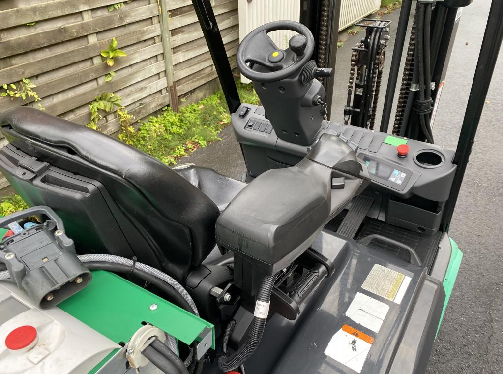 FORX DE BESTE HEFTRUCKVERDELER TRANSPORT HEFTRUCK VERKOOP HEFTRUCK VERHUUR HEFTRUCK CHARIOT A VENDRE FORKLIFT FOR SALE MITSUBISHI CATERPILLAR ELEKTRISCHE 3 WIELER 3 WHEEL ELECTRIC TRIPLEX 6000 mm 6M TRIPLEX FB20PNT 2 TON 2000 KG HEFVERMOGEN CHARIOT FORKLIFT HEFTRUCK FORX FORX DEKONINCK PIET CATERPILLAR MITSUBISHI NISSAN ZEEBRUGGE BRUGGE ZEDELGEM TORHOUT ROESELARE MEULBEKE WAREGEM 