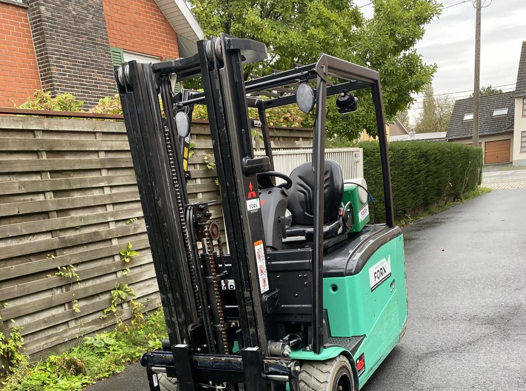 FORX DE BESTE HEFTRUCKVERDELER TRANSPORT HEFTRUCK VERKOOP HEFTRUCK VERHUUR HEFTRUCK CHARIOT A VENDRE FORKLIFT FOR SALE MITSUBISHI CATERPILLAR ELEKTRISCHE 3 WIELER 3 WHEEL ELECTRIC TRIPLEX 6000 mm 6M TRIPLEX FB20PNT 2 TON 2000 KG HEFVERMOGEN CHARIOT FORKLIFT HEFTRUCK FORX FORX DEKONINCK PIET CATERPILLAR MITSUBISHI NISSAN ZEEBRUGGE BRUGGE ZEDELGEM TORHOUT ROESELARE MEULBEKE WAREGEM 