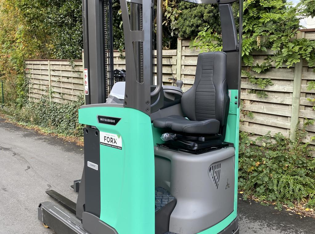 NIEUWE ATLET BT MITSUBISHI REACHTRUCK 6300 mm 6.3T INTERN TRANSPORT 1200 KG 1.2T 1600 KG 1.6T TRIPLEXMAST 6.3M SMALLE GANGPADBREEDTE S3 STABILITEITSHULPSYSTEEM BATTERIJ EN LADER ELEKTRISCHE REACHTRUCK VOOR UW MAGAZIJN VERKOOP VERHUUR FORX HEFTRUCK REACHTRUCK STAPELAAR TRANSPALLET CHARIOT TE KOOP A VENDRE FORX dekoninck piet FORX HEFTRUCK                                                  devako cebeko dumaren