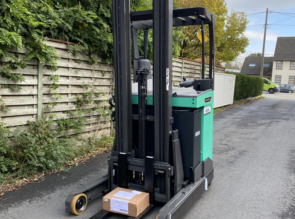 NIEUWE ATLET BT MITSUBISHI REACHTRUCK 6300 mm 6.3T INTERN TRANSPORT 1200 KG 1.2T 1600 KG 1.6T TRIPLEXMAST 6.3M SMALLE GANGPADBREEDTE S3 STABILITEITSHULPSYSTEEM BATTERIJ EN LADER ELEKTRISCHE REACHTRUCK VOOR UW MAGAZIJN VERKOOP VERHUUR FORX HEFTRUCK REACHTRUCK STAPELAAR TRANSPALLET CHARIOT TE KOOP A VENDRE FORX dekoninck piet FORX HEFTRUCK                                                  devako cebeko dumaren