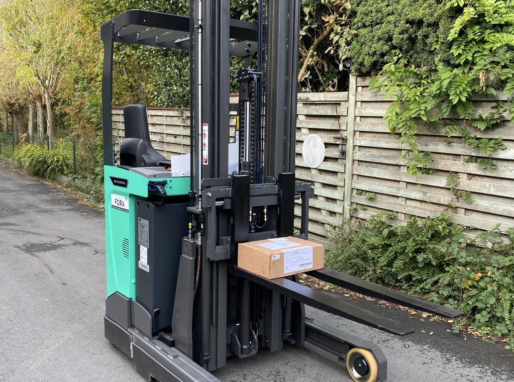 NIEUWE ATLET BT MITSUBISHI REACHTRUCK 6300 mm 6.3T INTERN TRANSPORT 1200 KG 1.2T 1600 KG 1.6T TRIPLEXMAST 6.3M SMALLE GANGPADBREEDTE S3 STABILITEITSHULPSYSTEEM BATTERIJ EN LADER ELEKTRISCHE REACHTRUCK VOOR UW MAGAZIJN VERKOOP VERHUUR FORX HEFTRUCK REACHTRUCK STAPELAAR TRANSPALLET CHARIOT TE KOOP A VENDRE FORX dekoninck piet FORX HEFTRUCK                                                  devako cebeko dumaren