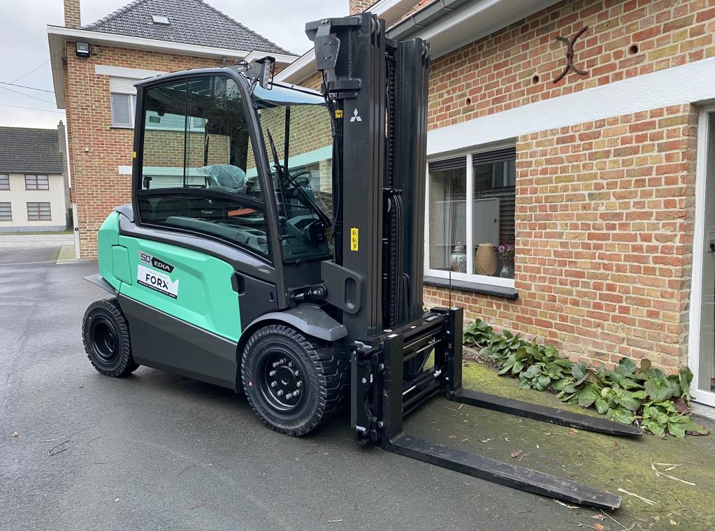 MITSUBISHI FB50CN EDIA XL NIEUW REVOLUTIONAIRE HEFTRUCK ELEKTRISCH 5 TON 6 TON 4 TON 7 TON ELECTRIC FORKLIFT CHARIOT ELECTRIQUE TRIPLEX 5100 mm INDUSTRIELE TOEPASSING 5.1M TRIPLEX HEFTRUCK TE KOOP A VENDRE TE HUUR TRANSPORT HEFTRUCK FORX DEKONINCK PIET HEFTRUCKS FORX CHARIOTS FORX FORKLIFTS FORX                                                    devako cebeko 4rent dumarent