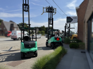 Discover the powerful and energy-efficient Mitsubishi FB50CN electric forklift—available now at Forx, your trusted partner in professional material handling solutions.