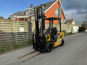 Caterpillar 2.5 ton diesel tripl 4.5M - Forx