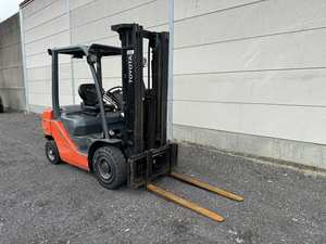 TOYOTA DIESEL 2.5 TON MET TRIPLEX FORX BESTE HEFTRUCKDEALER