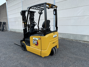CATERPILLAR 1.4 TON TRIPLEX FORX BESTE HEFTRUCKDEALER