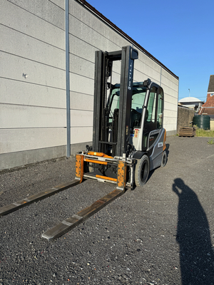 Still elektrische 4.5T met Triplex 6M forx best forkliftdealer